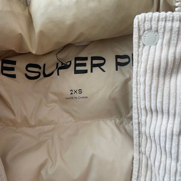 Aritzia Puffer coat - Picture 2 of 4